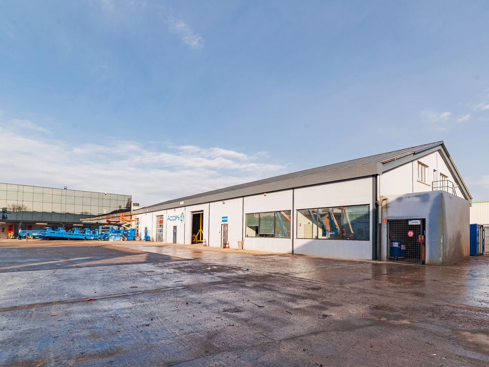 Location entrepôts 1316 m² non divisibles
