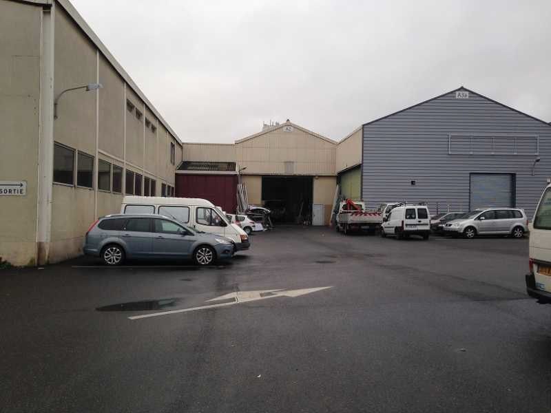 Location entrepôts 1238 m² non divisibles