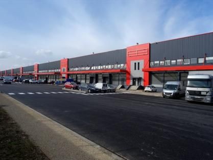 Location entrepôts 5150 m² non divisibles