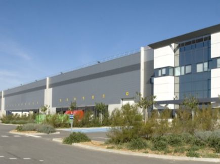Location entrepôts 30329 m² non divisibles