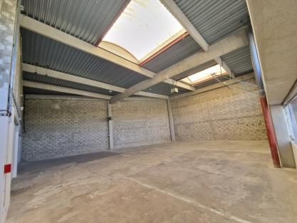 Location entrepôts 535 m² non divisibles