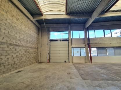 Location entrepôts 535 m² non divisibles