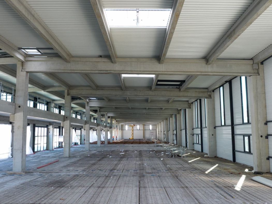 Location entrepôts 2055 m² non divisibles