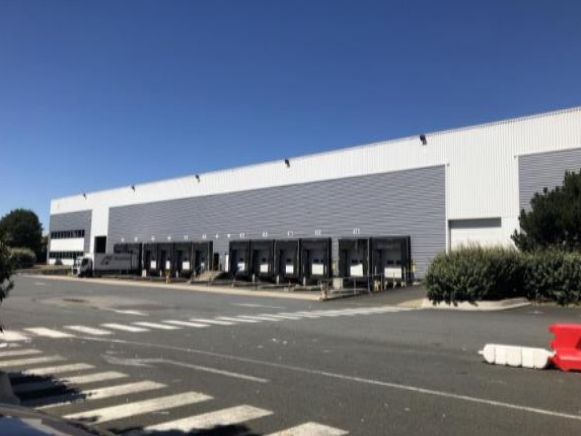 Location entrepôts 22405 m² non divisibles