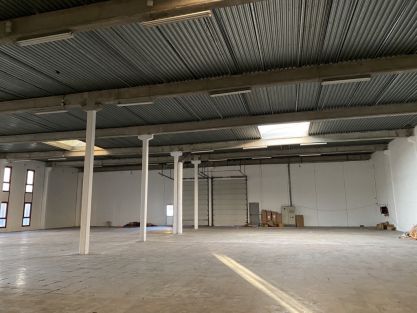 Location entrepôts 1460 m² non divisibles