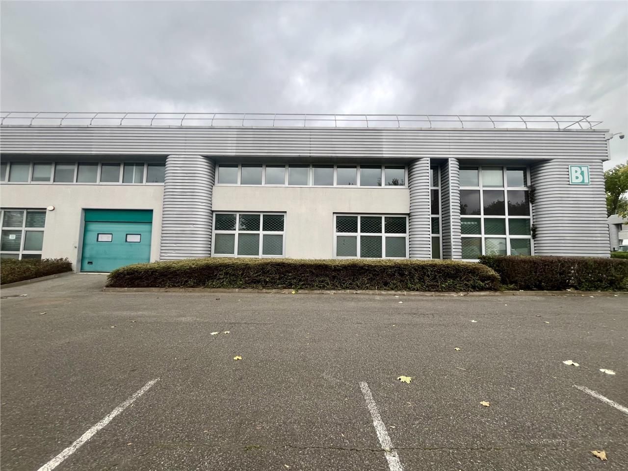 Location entrepôts 481 m² non divisibles