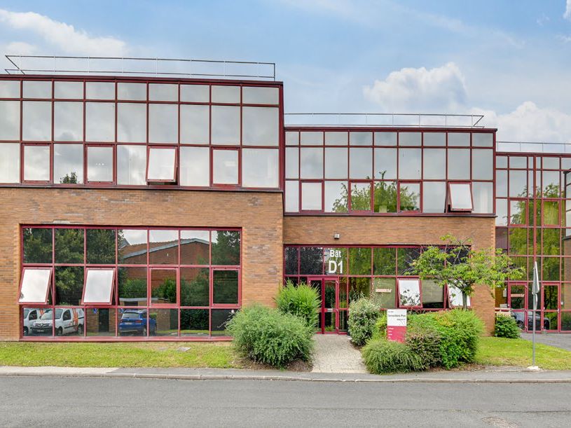 Location entrepôts 1234 m² non divisibles