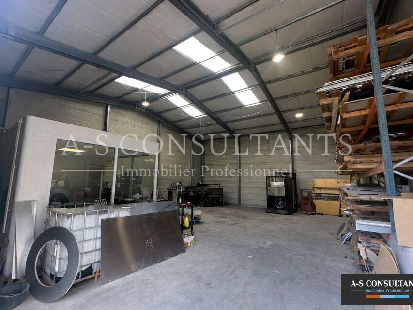 Location entrepot 200 m² non divisibles