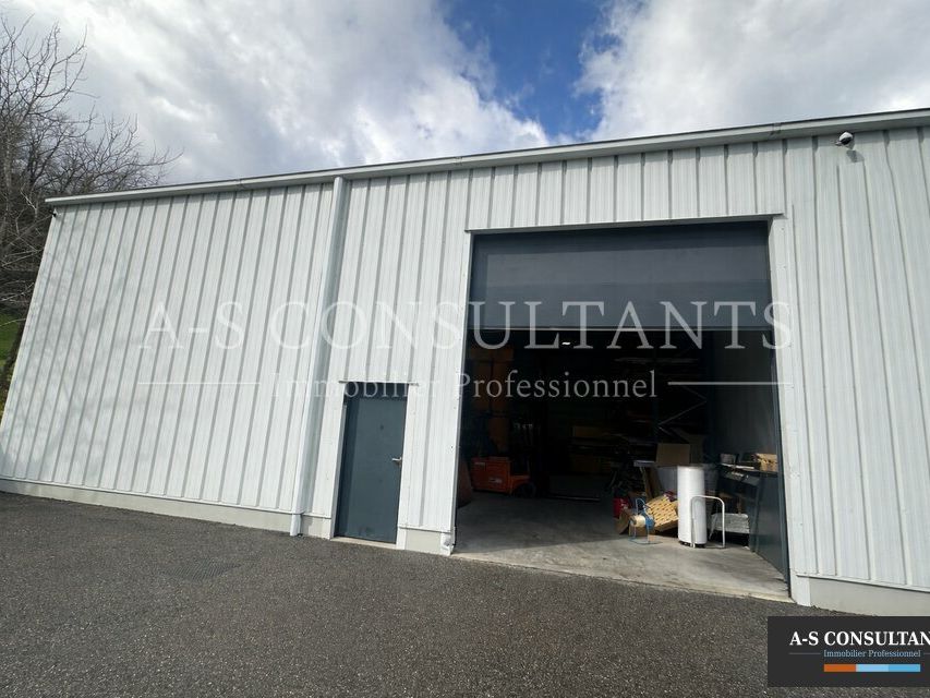A LOUER -  Le Bourget Du Lac (73370) - entrepôt de stockage - 200 m² environ - hauteur 7 m - 1 porte sectionnelle - dalle charge lourde - accès poids-lourds - 4 places de stationnement privatives.
