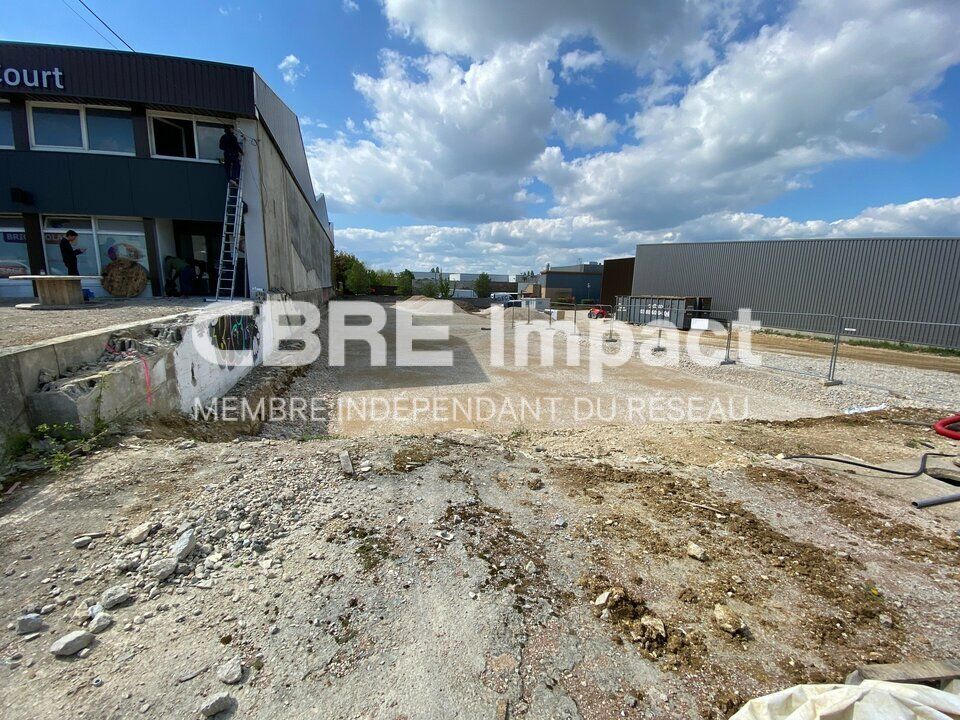 Location local d''activites 800 m² non divisibles