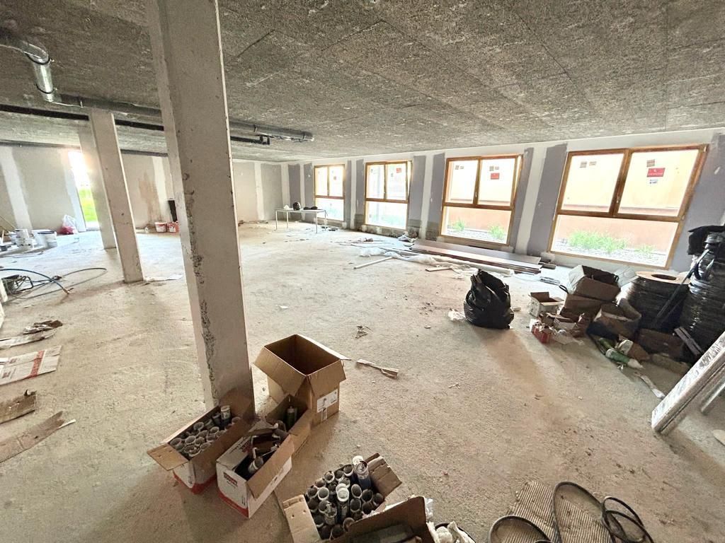 Location local commercial 116 m² non divisibles