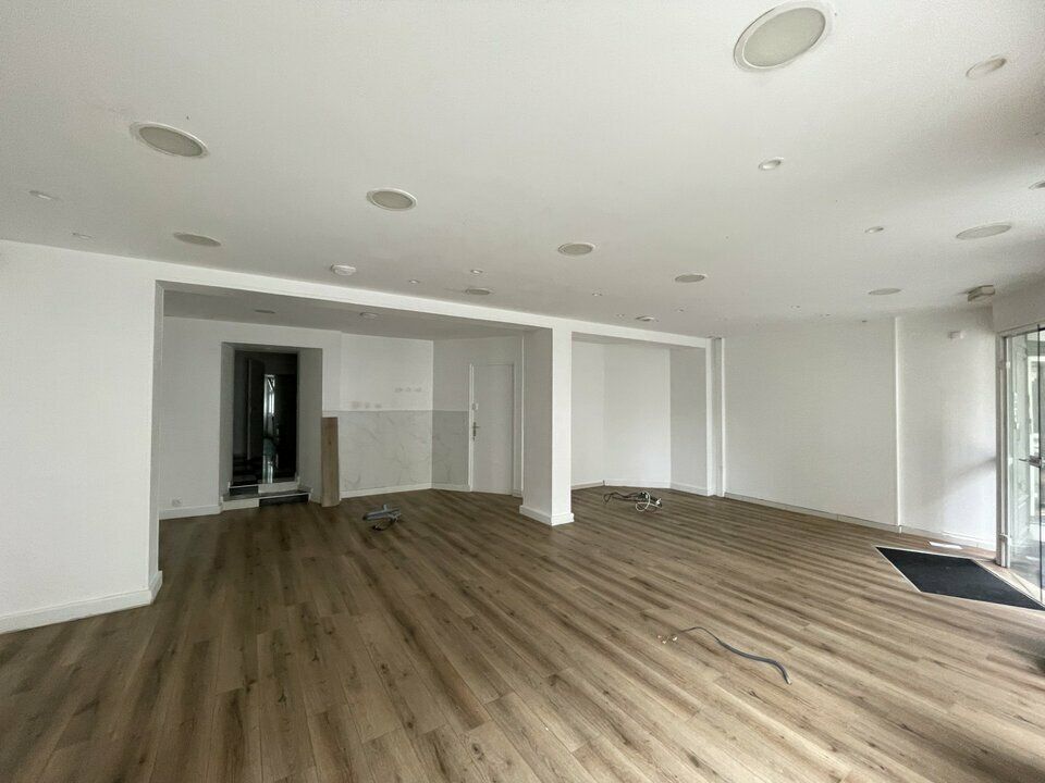 Local commercial à vendre - 72 m²