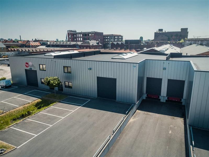 Location entrepot 330 m² non divisibles
