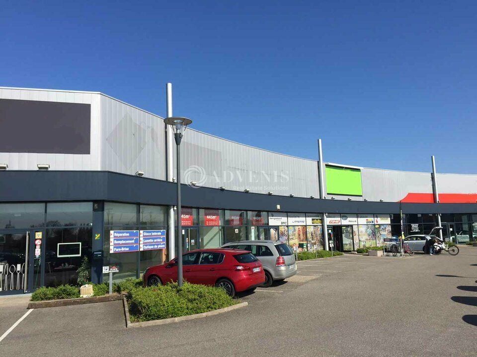 Location local d''activites 115 m² non divisibles