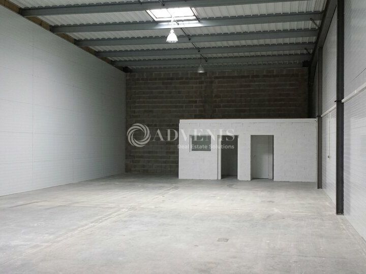 Location local d''activites 250 m² non divisibles