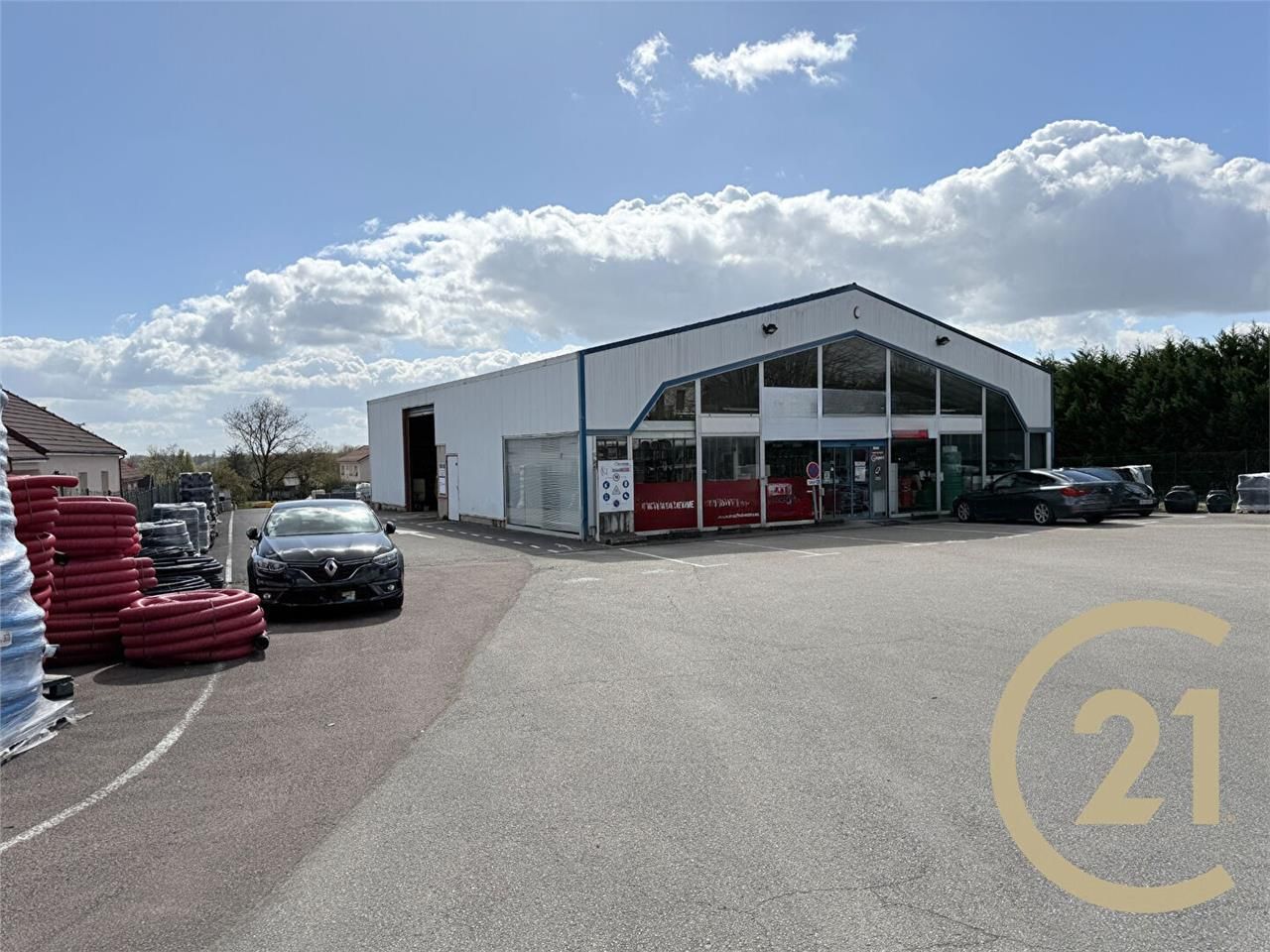 local commercial ou artisanal 380m²-  louhans