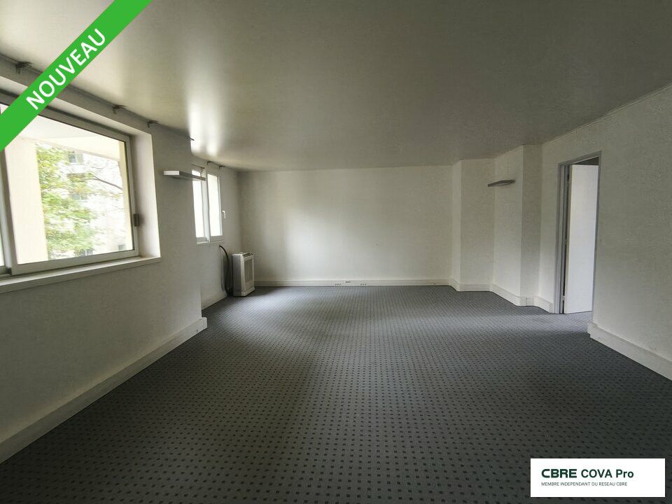 Location bureaux 141.15 m² non divisibles
