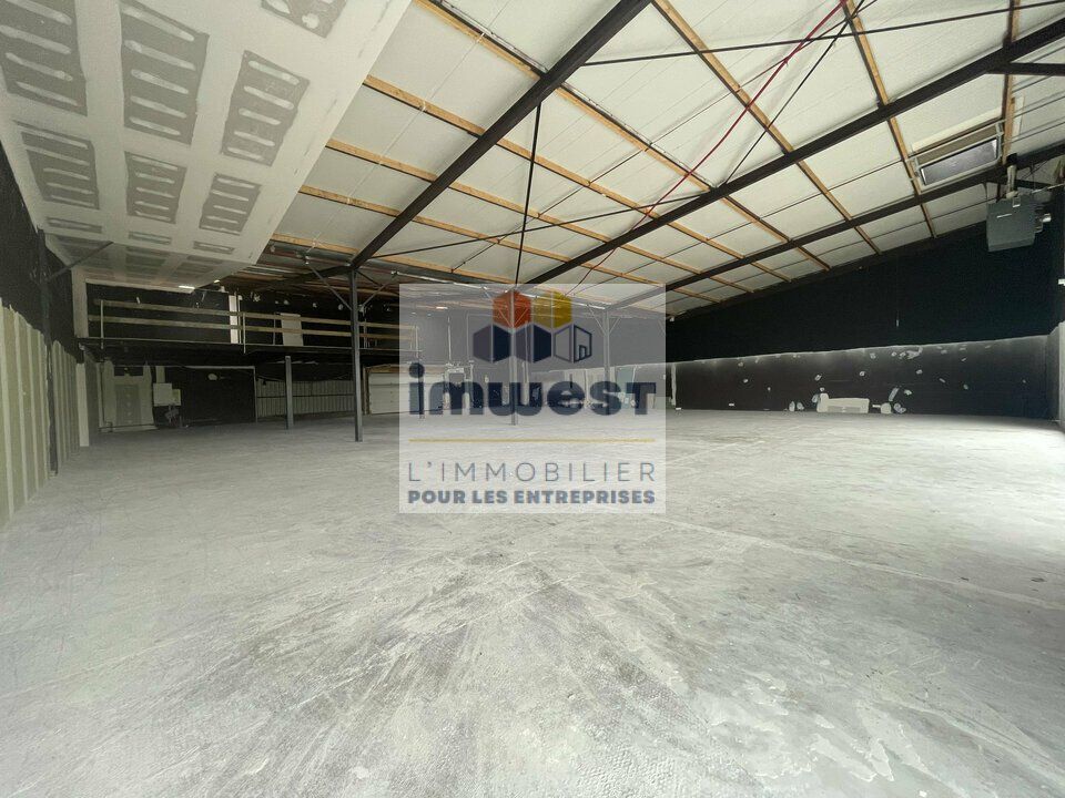 À LOUER – LOCAL COMMERCIAL – 458 m² – ROUTE DU MEUBLE ET DU LOISIR