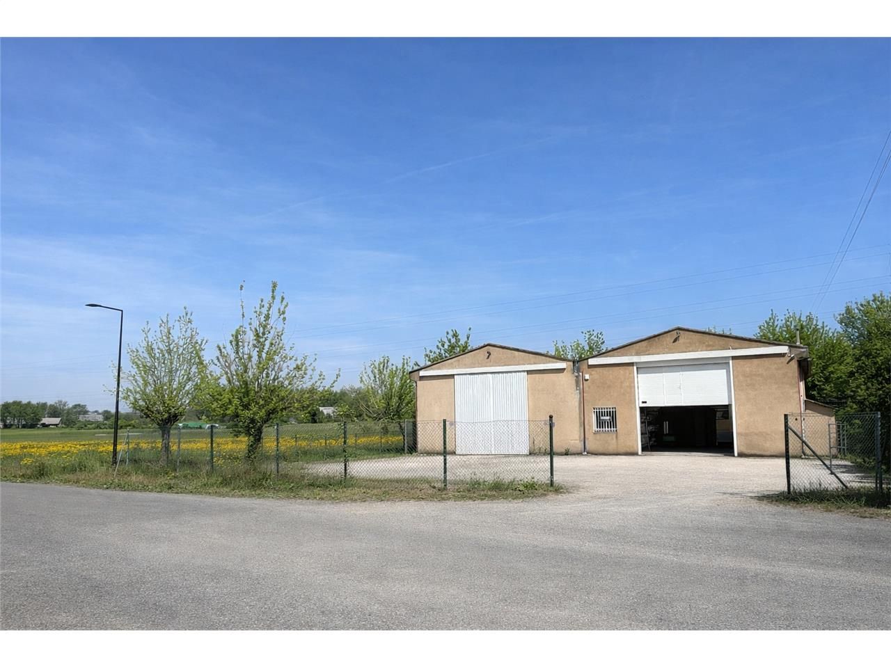 Vente local 392.00 m² à TOULOUSE