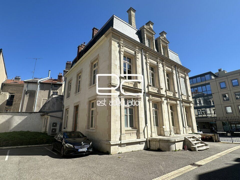 Vente bureaux 468.46 m² non divisibles
