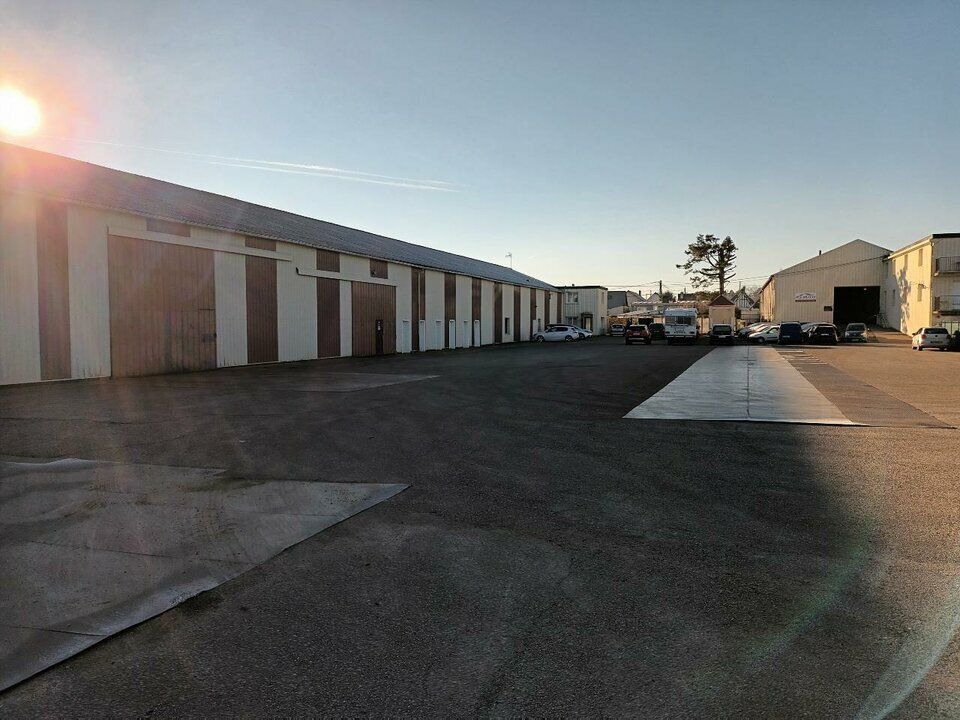 Location local d''activites 586 m² non divisibles