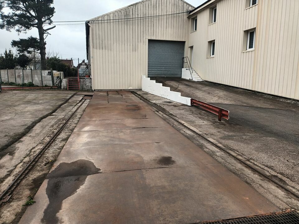 Location local d''activites 380 m² non divisibles