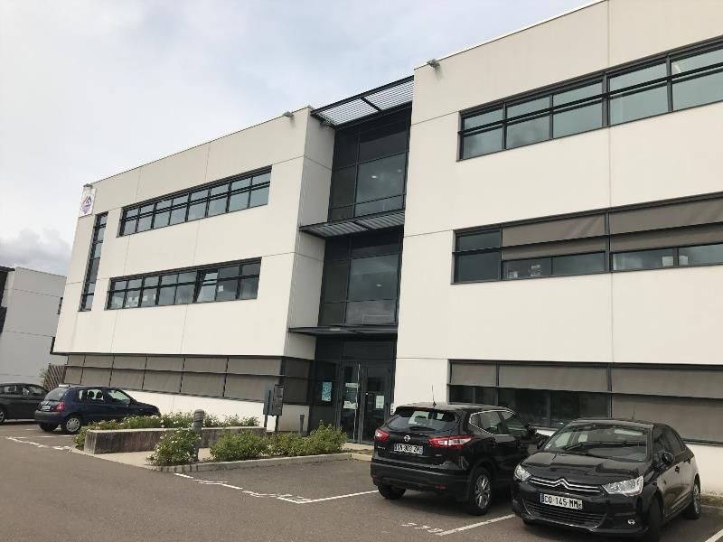 Immeubles de bureaux de standing au Parc Valmy, Dijon Nord. <br/>