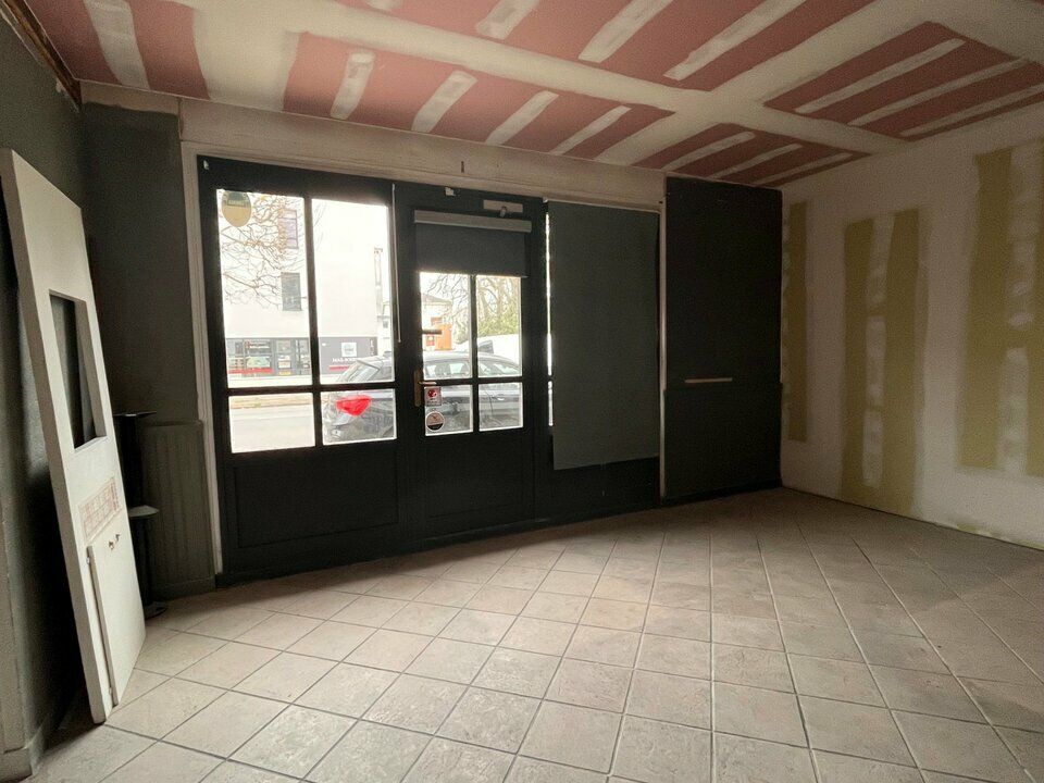 Location local commercial 80 m² non divisibles