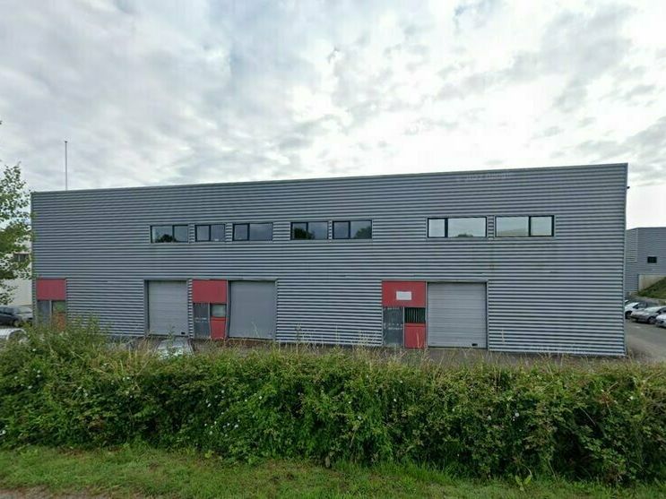 Location entrepot 220 m² non divisibles