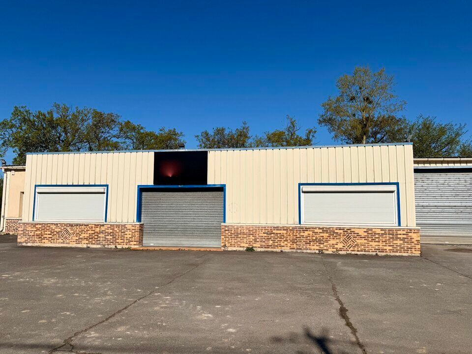 Vente local d''activites 600 m² non divisibles