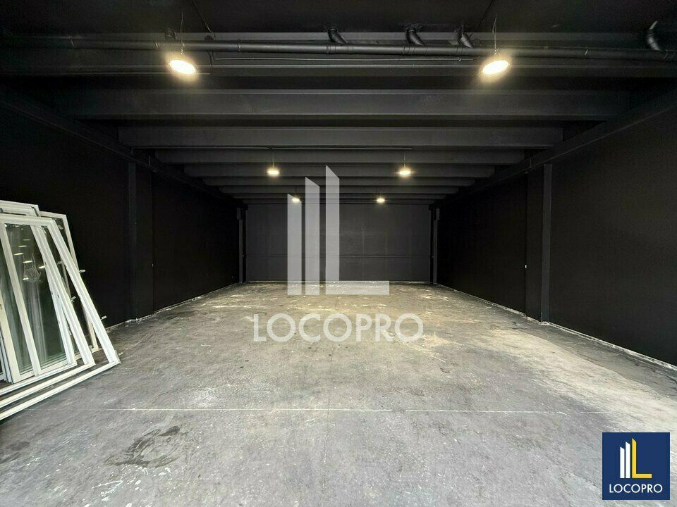 Location local d''activites 150 m² non divisibles