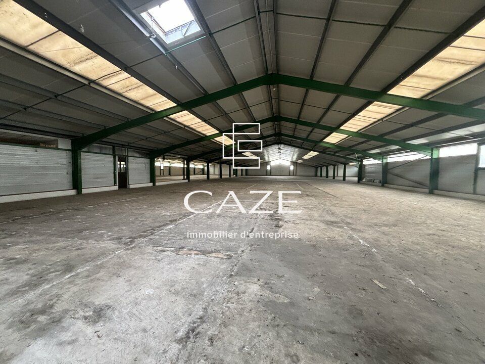 Vente entrepot 2200 m² non divisibles