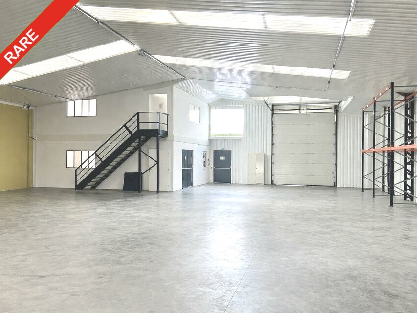 Location entrepot 1050 m² non divisibles