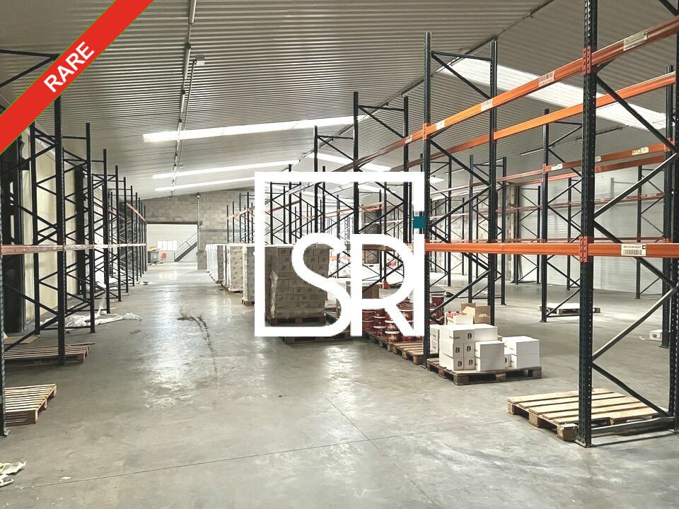 LOCATION LOCAL D'ACTIVITE / ENTREPOT 1050 m2 avec BUREAUX 90 m2 - ZI - 63200 RIOM 