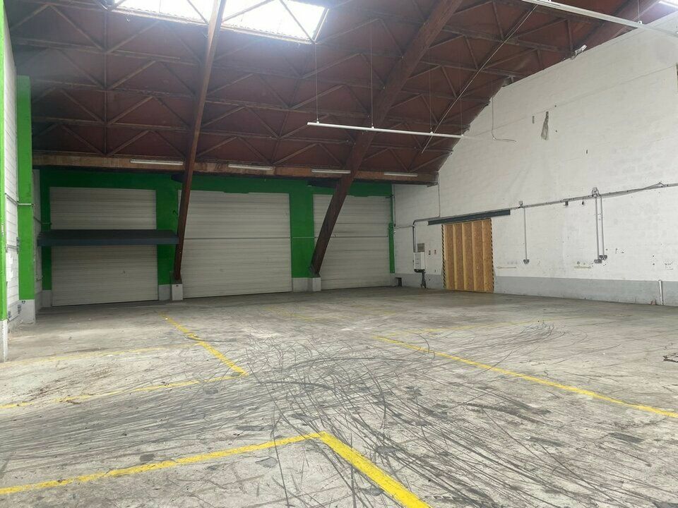 Location local d''activites 480 m² non divisibles