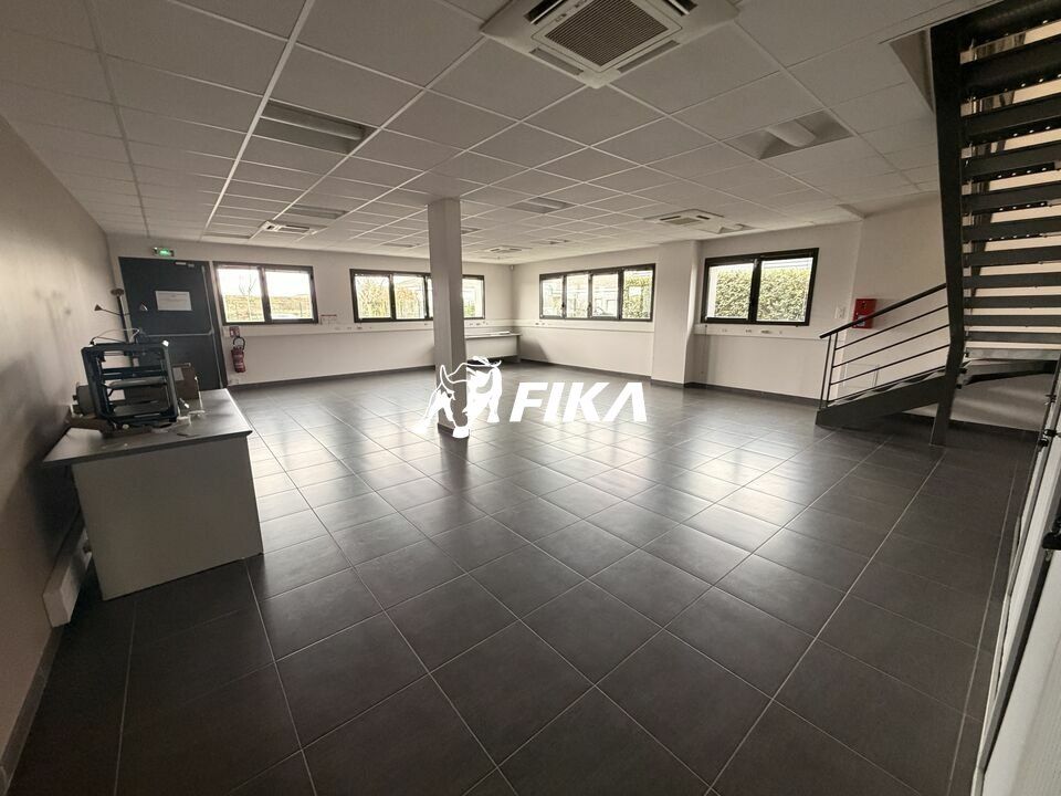 A LOUER BUREAUX 949 m² - (31830) PLAISANCE-DU-TOUCH