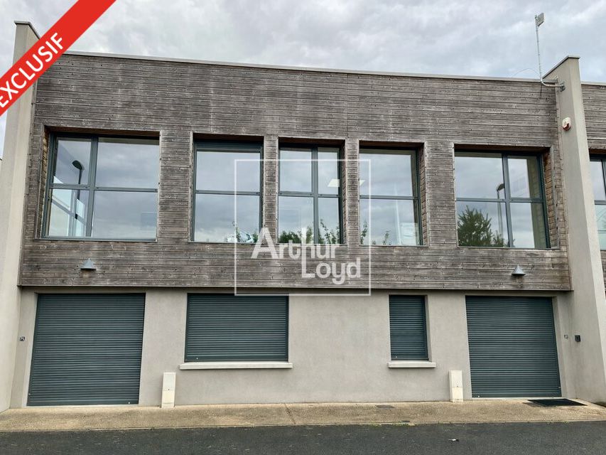 Vente local d''activites 371 m² non divisibles
