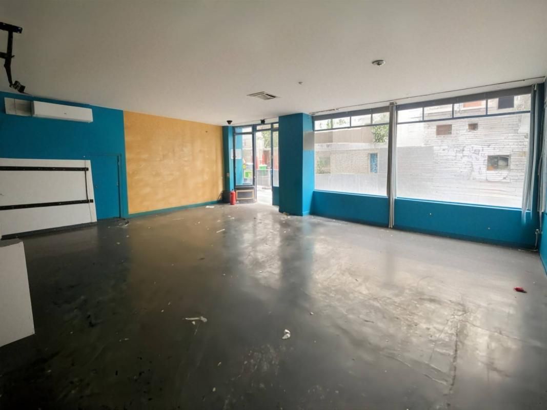 Location local commercial 164 m² non divisibles