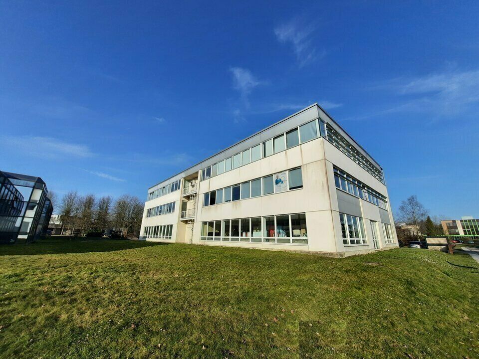 Location bureaux 118.5 m² non divisibles