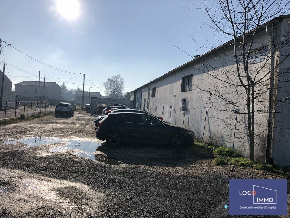 Location entrepot 800 m² non divisibles