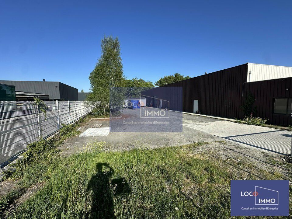 Location local d''activites 1090 m² non divisibles