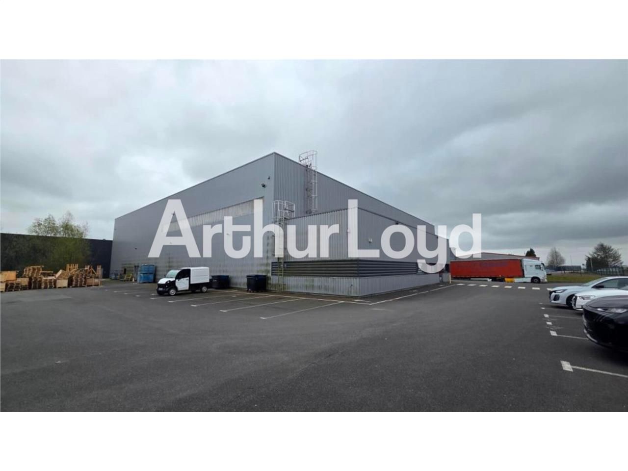 Location local 2040.00 m² à HERMIVAL LES VAUX