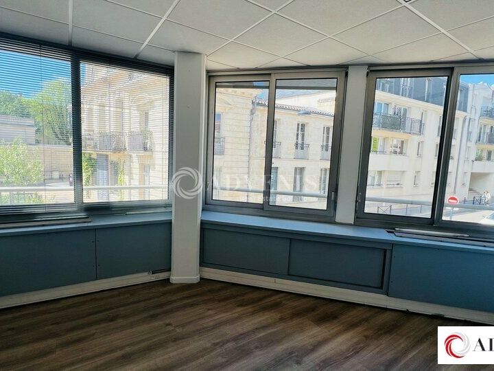 Location bureaux 135 m² non divisibles