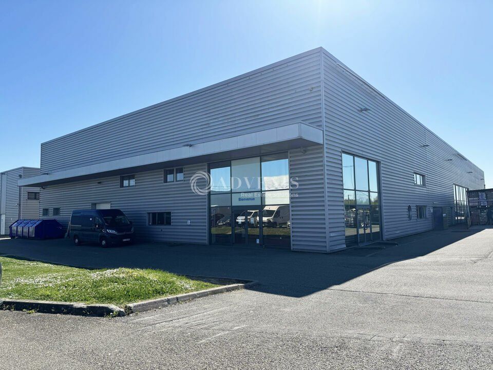 Vente local d''activites 960 m² non divisibles
