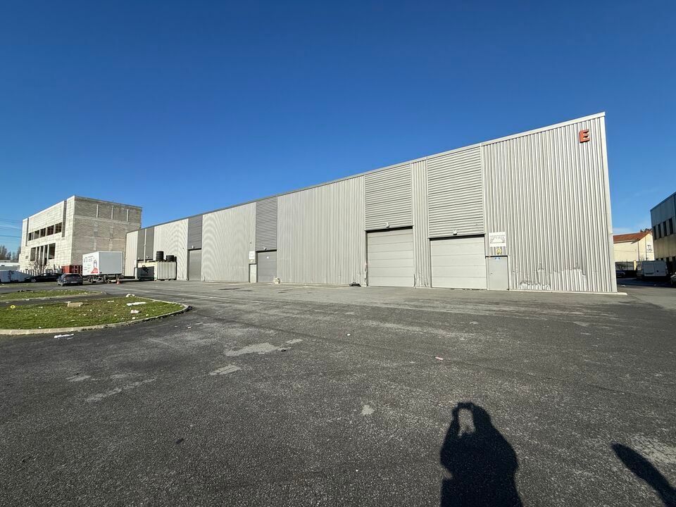 Location local d''activites 390 m² non divisibles
