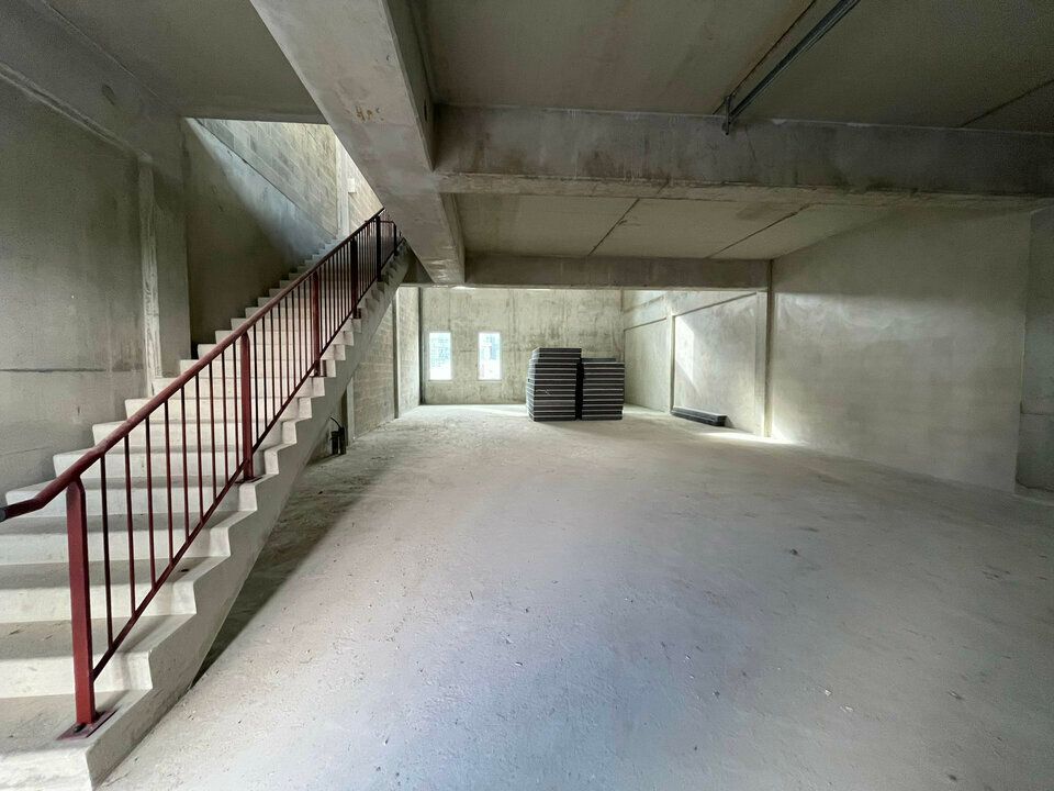 Location local d''activites 260 m² non divisibles