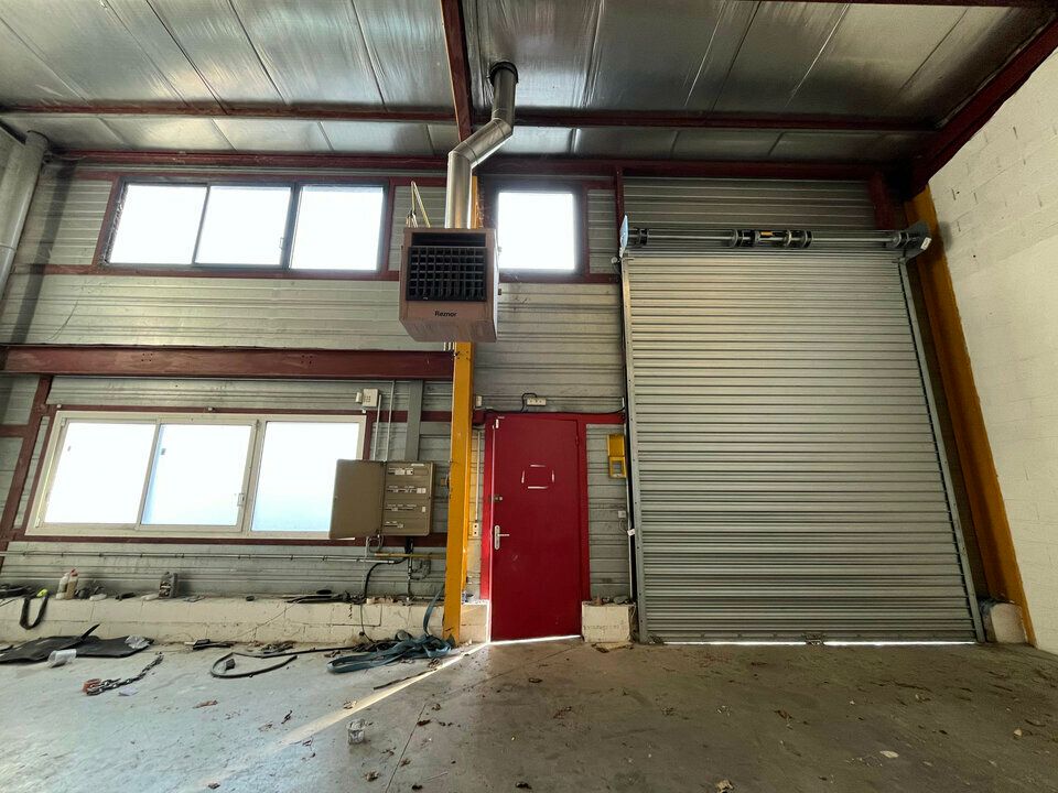 LOCAL D'ACTIVITE DISPONIBLE IMMEDIATEMENT