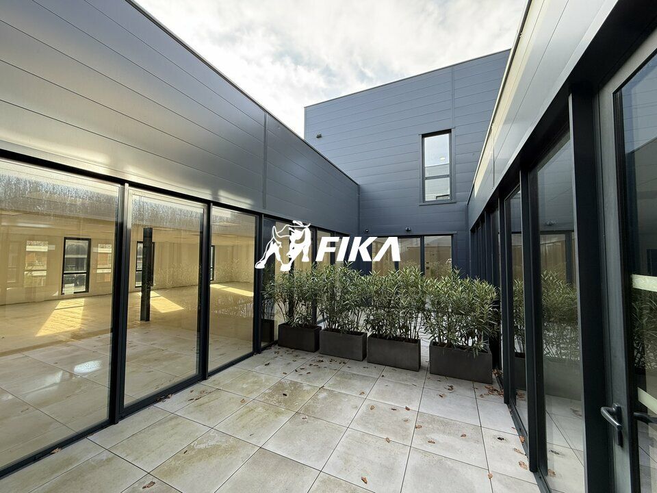 Location bureaux 915 m² divisibles à partir de 238 m²