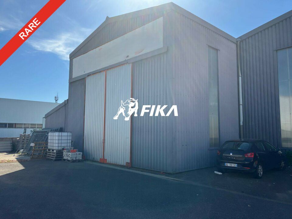 A VENDRE LOCAL D'ACTIVITÉ 645 m² BEAUZELLE