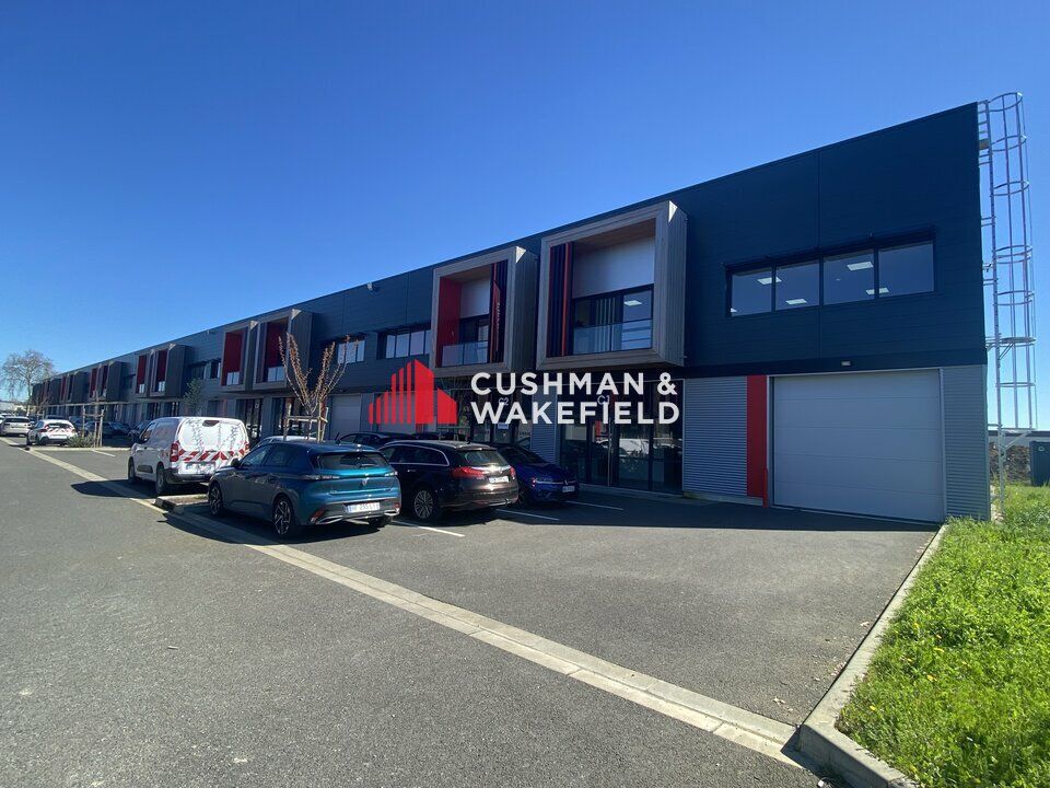 Location local d''activites 1890 m² non divisibles